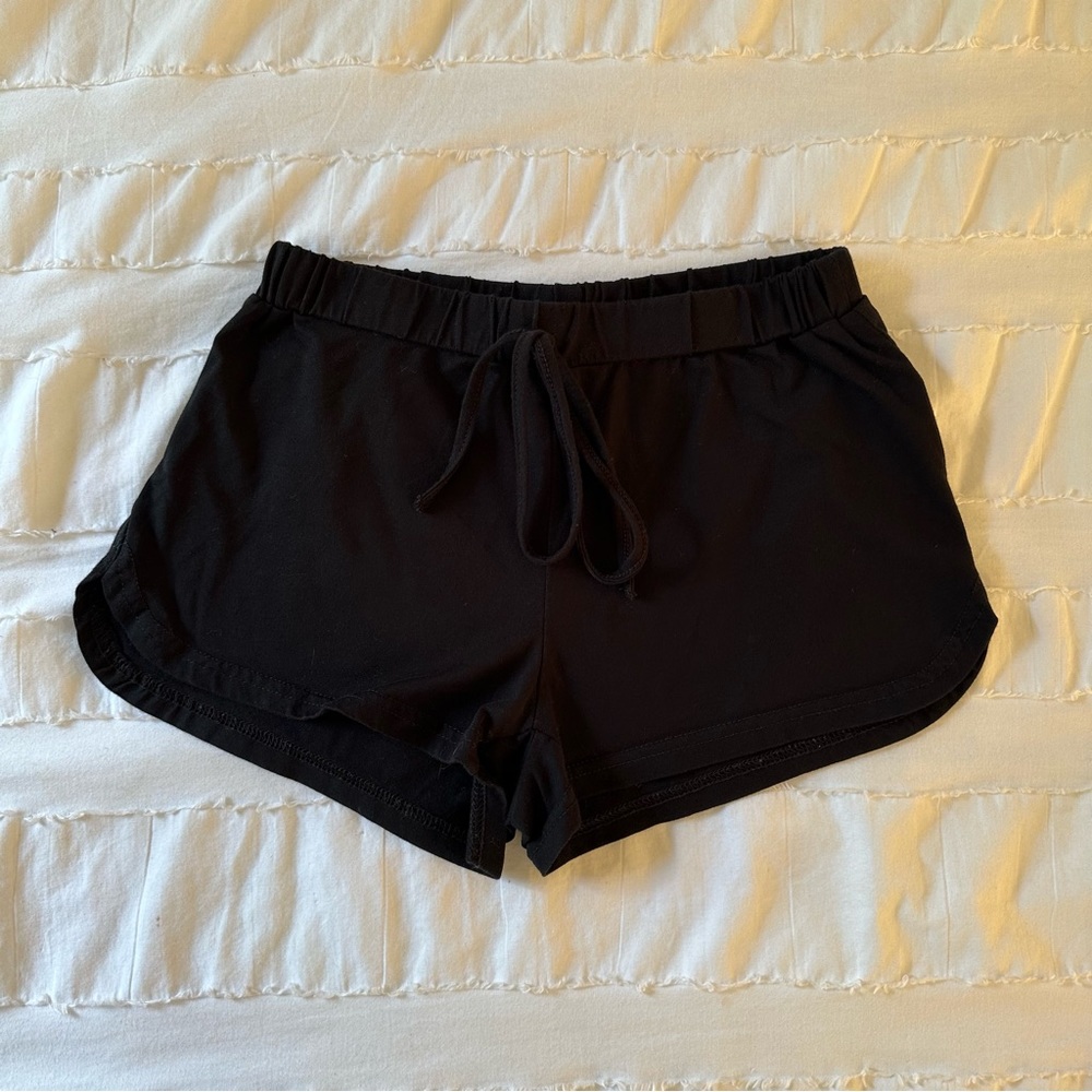 ✧ BLACK SHORTS ✧